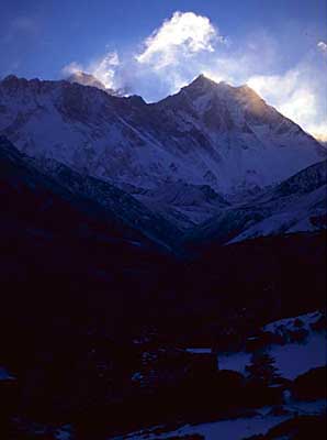 Sunrises over Nuptse