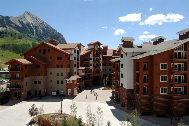 Mountaineer Square Lodge