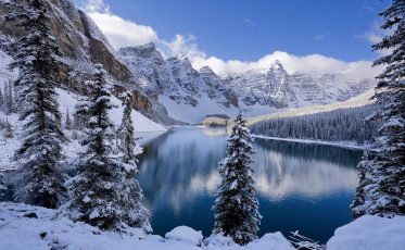 These 5 Mountain Lakes Are Even More Gorgeous In The Winter